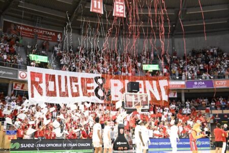 Tifo fin de saison 2023